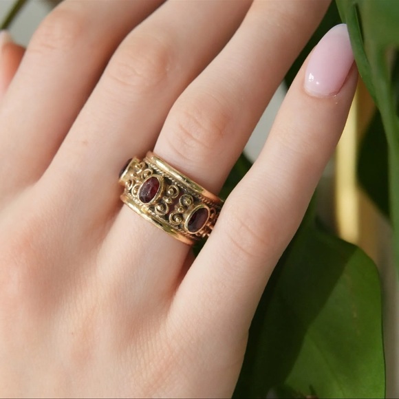 1900’s 14K Gold Red Stone Etruscan Style Ring Band Cigar Scrolled Carved Details - Picture 1 of 7